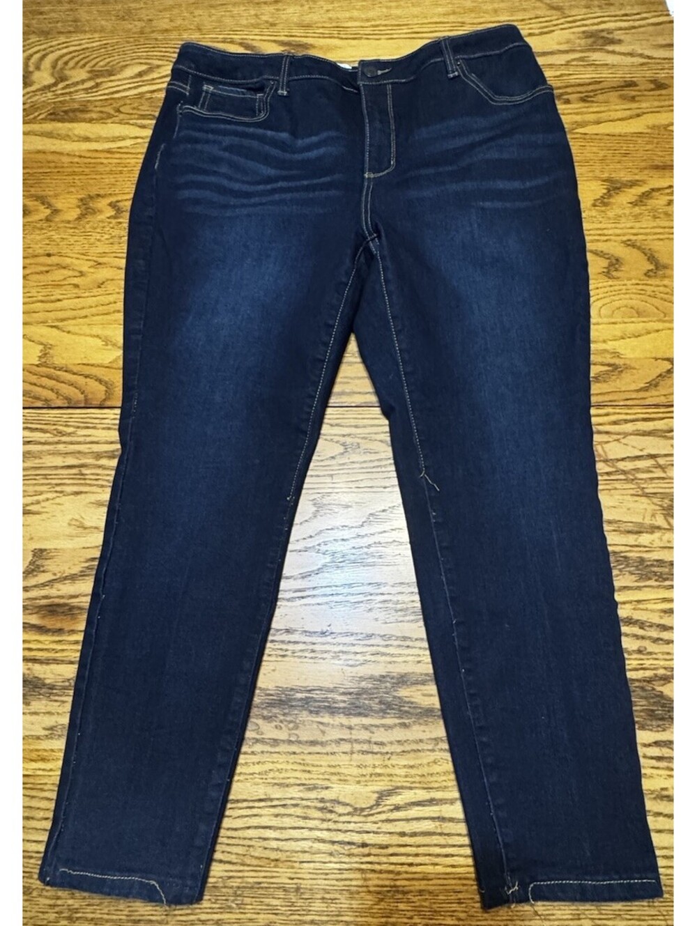 Time and Tru Women’s 18 Short High Rise Curvy Skinny Jeans Dark Wash Stretch